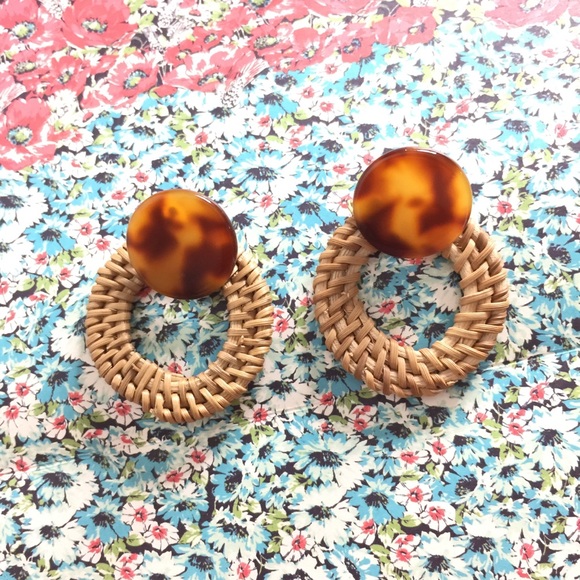 Anthropologie Jewelry - NWOT Anthropologie circle earrings
